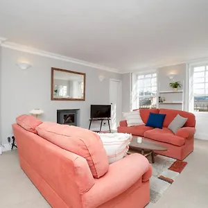 Pass The Keys Lovely 1 Bed Flat With Parking Close To The Centre Bath